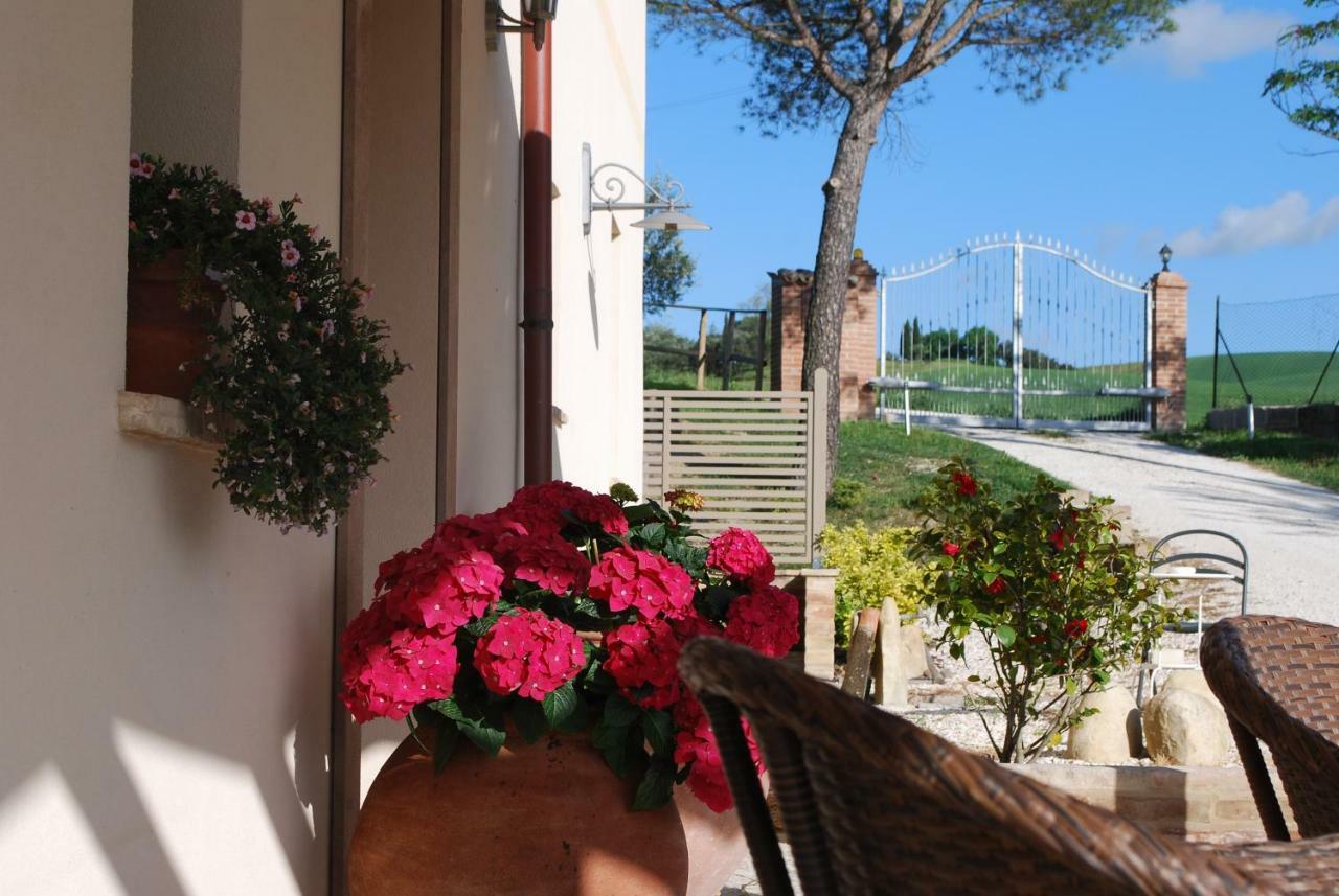 Le Maracla Country House Iesi Εξωτερικό φωτογραφία