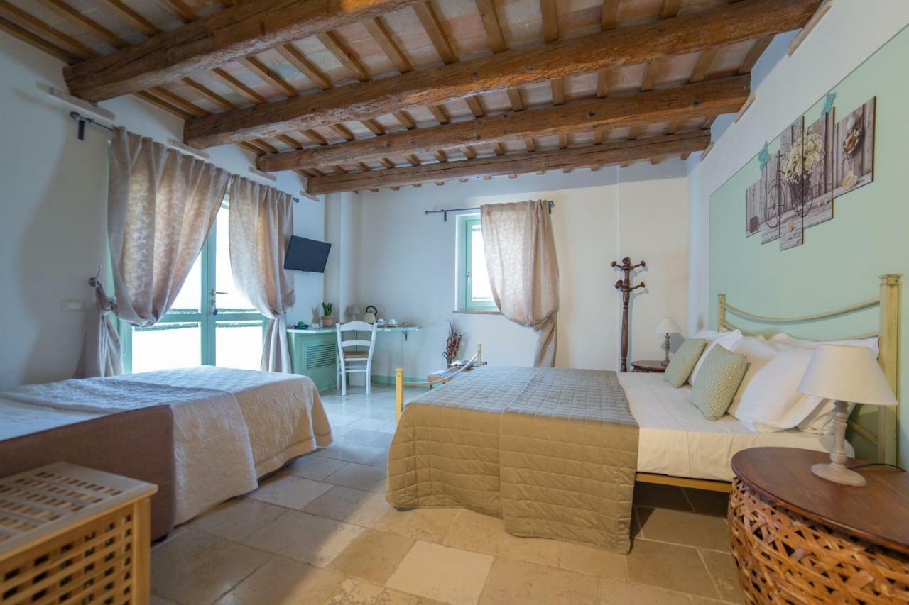 Le Maracla Country House Iesi Εξωτερικό φωτογραφία